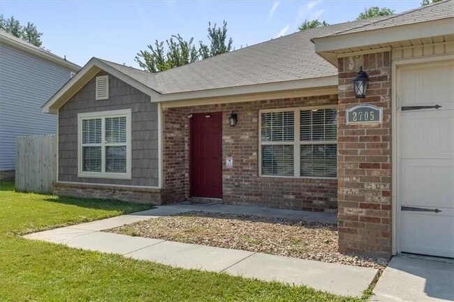 Building Photo - 2705 SW Greensprings Rd