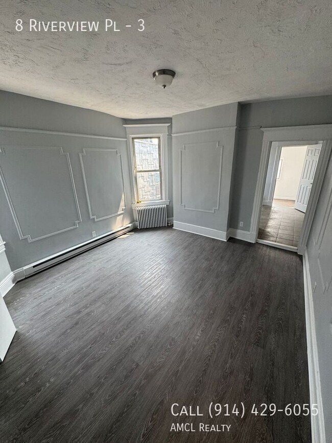 Building Photo - 8 Riverview Pl
