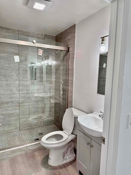 Building Photo - 149 N Commonwealth Ave