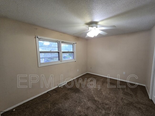 Building Photo - 1407 Robin Rd