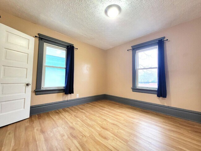 Building Photo - 798 Stadelman Ave