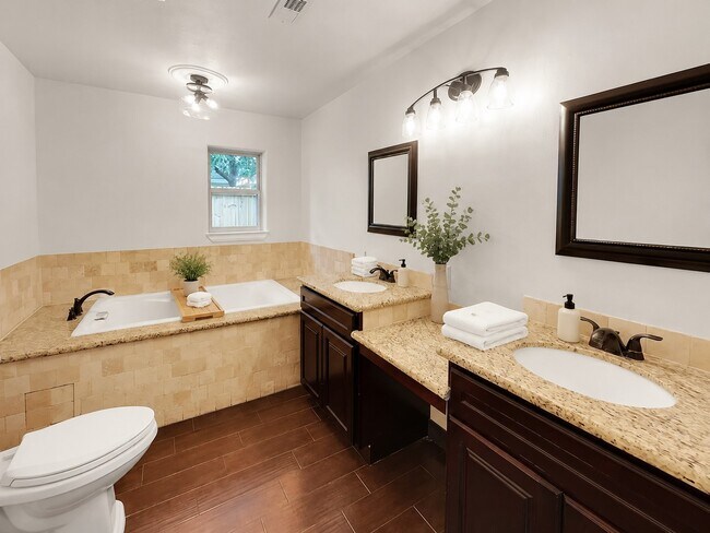 Building Photo - 25419 Elm Creek Dr