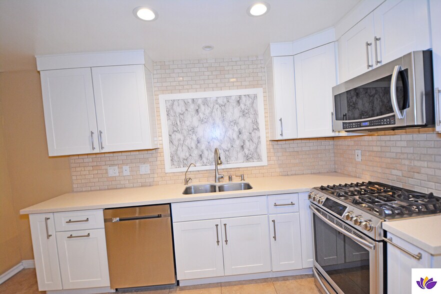 Building Photo - 23935 Ingomar St