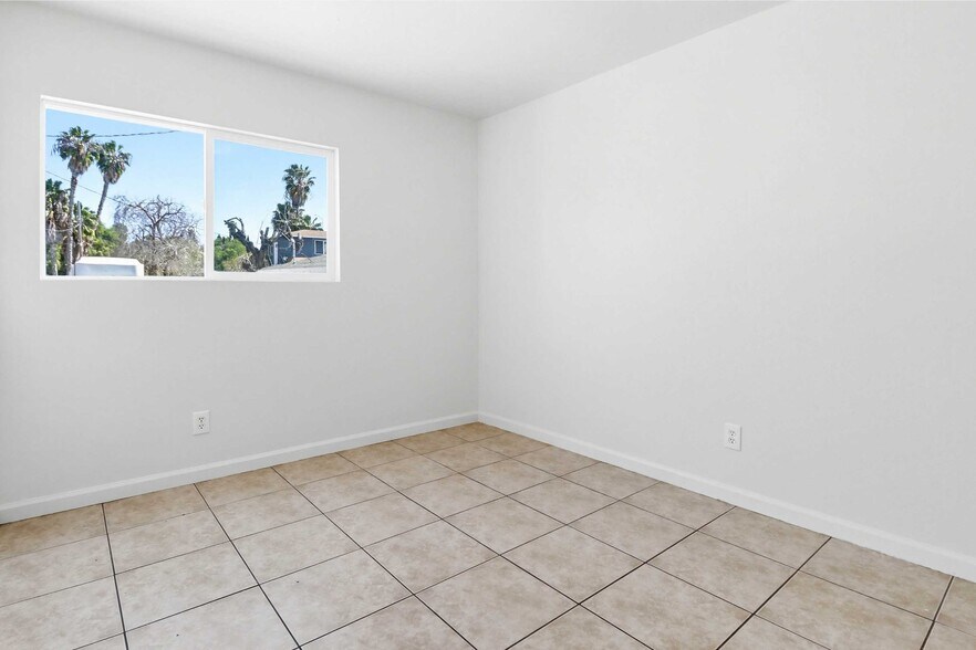 Building Photo - 856 S Gregory St