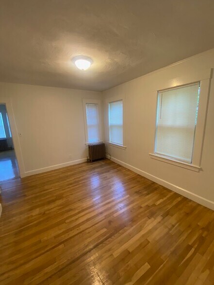 Building Photo - 7 Oliver Rd