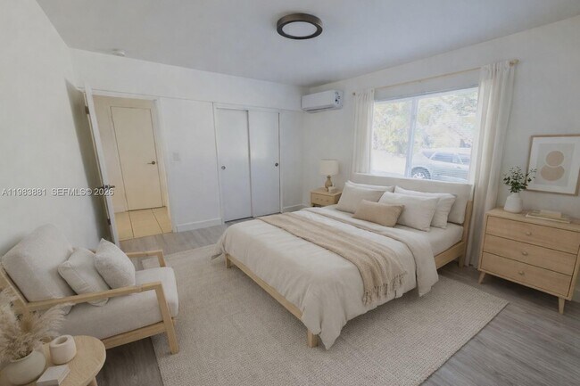 Building Photo - 1999 N Glades Dr