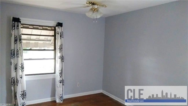 Building Photo - 3853 W 116th St