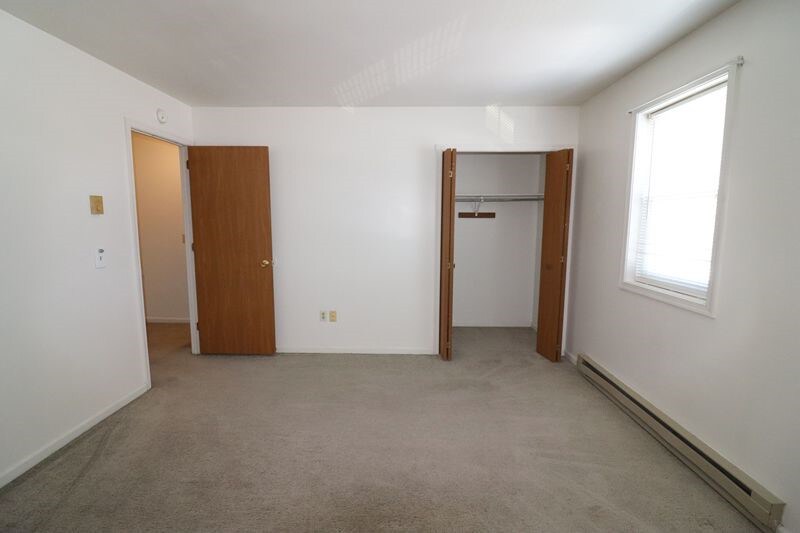 Building Photo - 40 Oriole Dr