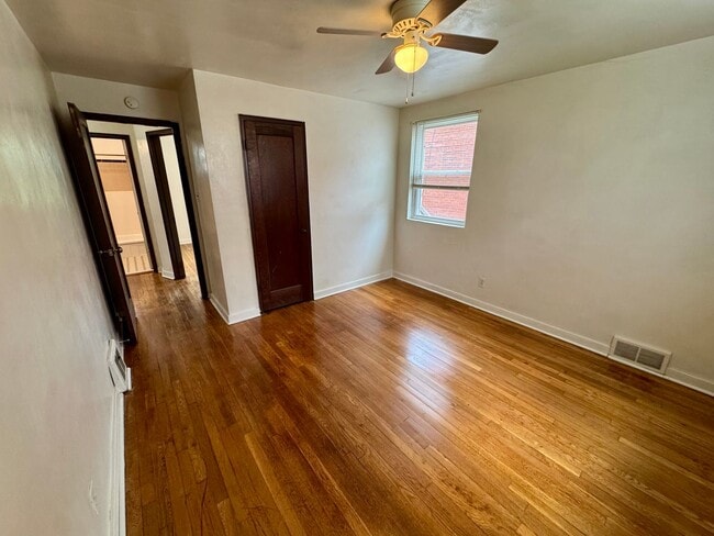 Building Photo - Charming 4 Bed 1.5 Bath house with BRAND NEW KITCHEN!!!