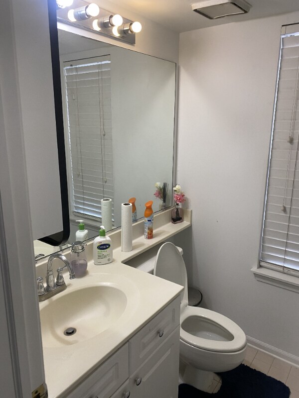 Building Photo - 712 Legends Dr