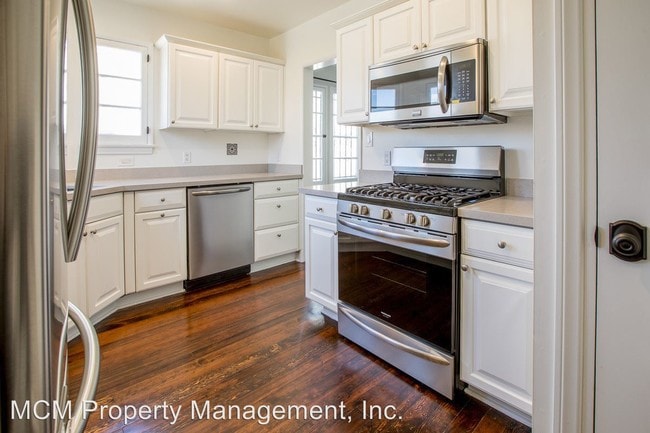 Primary Photo - 923-933 S Alandele Ave