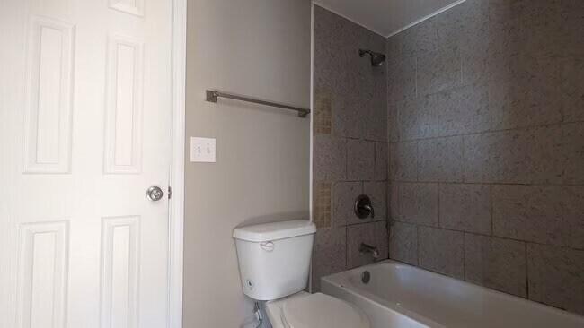 Building Photo - 3946-3950 Walnut St