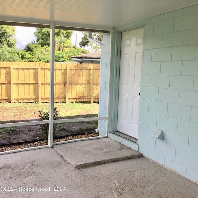 Building Photo - 437 Via Palermo Ct