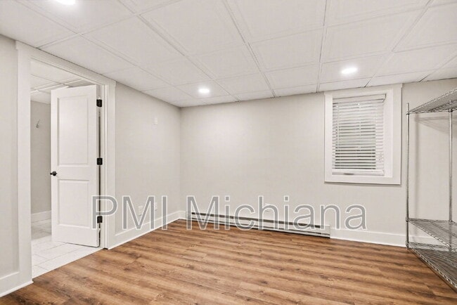 Building Photo - 314 E Angela Blvd