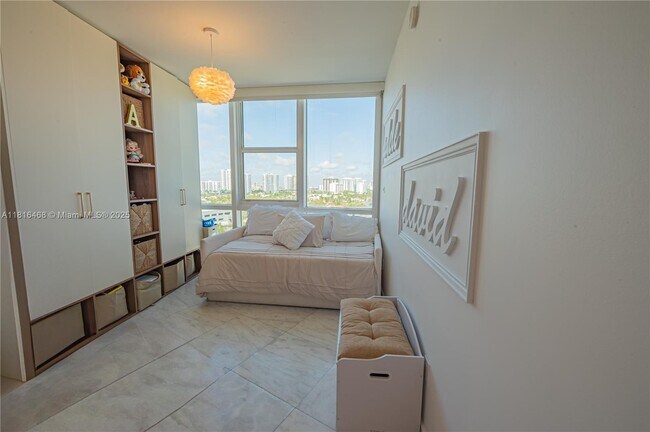 Building Photo - 18201 Collins Ave