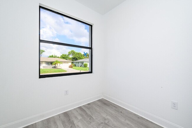 Building Photo - 3304 Glencove St