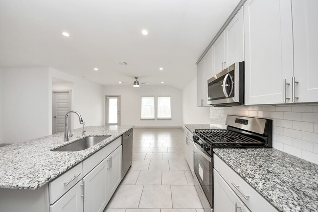 Building Photo - 4911 Pne Hvn Ln