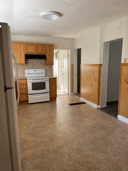 Building Photo - 235 S 300 E