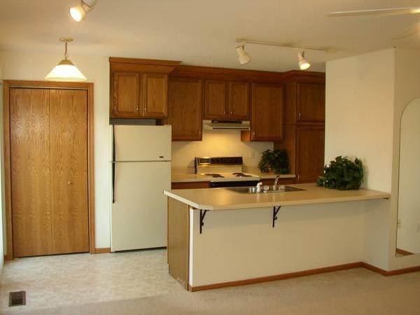 Primary Photo - 1208 Koestner St