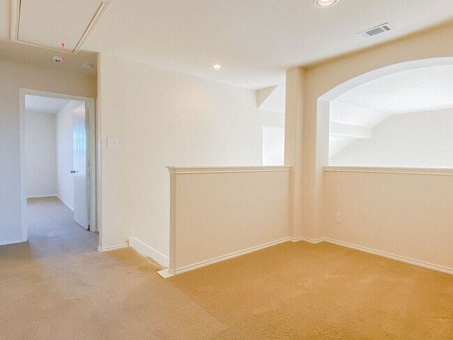 Building Photo - 12021 Pecangate Way