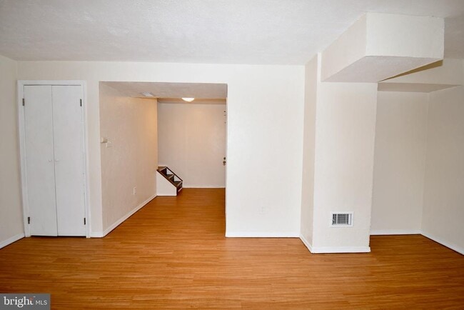 Building Photo - 1730 Heather Ln