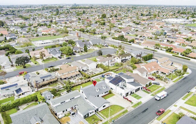 Building Photo - Single House Fountain Valley