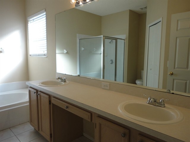 Building Photo - 451 Sand Ridge Dr