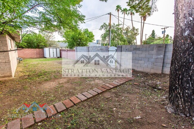 Building Photo - 5142 N 18th Pl