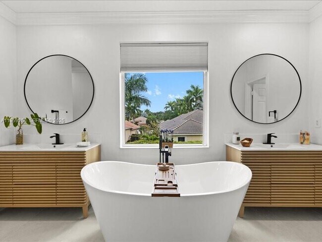 Building Photo - 1819 Mariners Ln