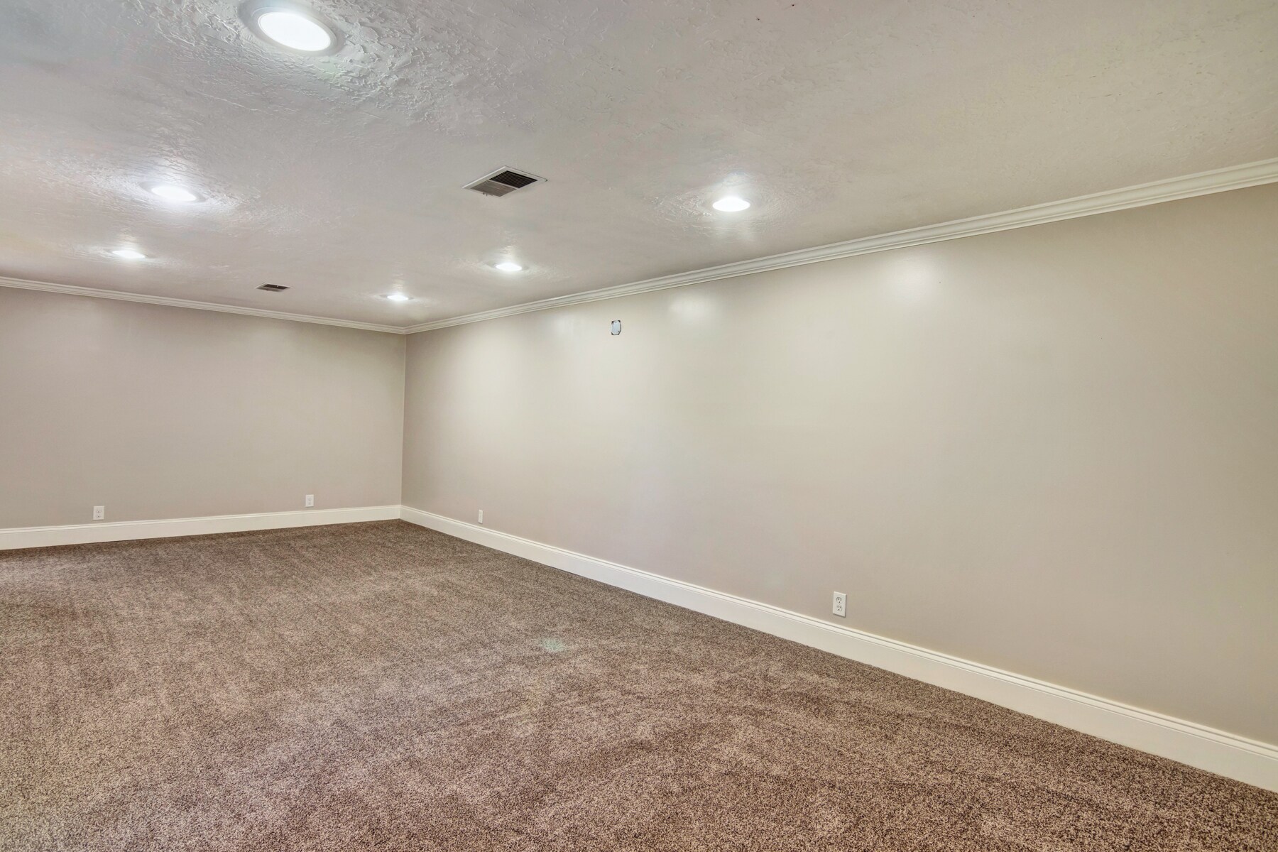 Building Photo - 436 E 6815 S