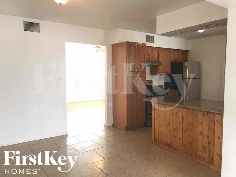 Building Photo - 8707 N 41st Ave