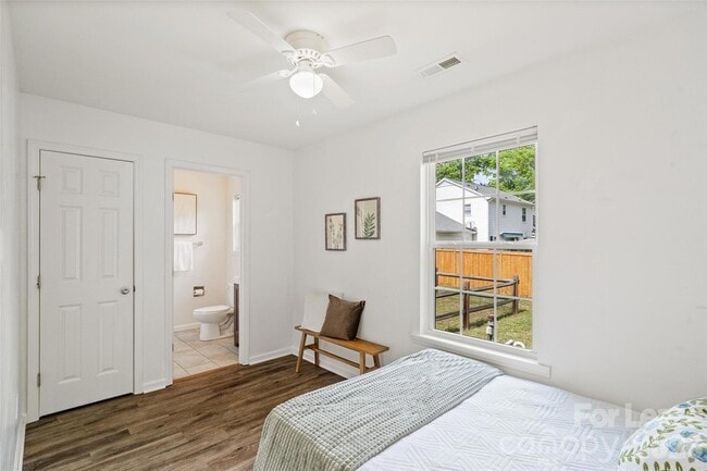 Building Photo - 6600/6602 Porterfield Road Unit