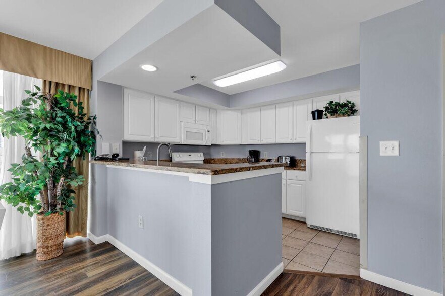 Building Photo - 2504 N Ocean Blvd