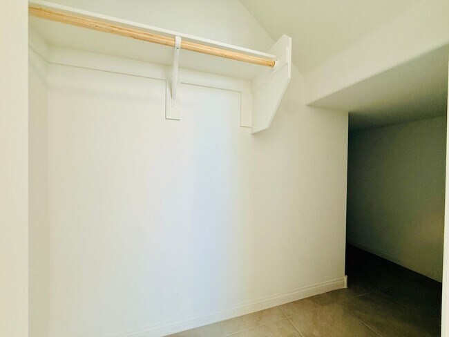 Building Photo - Stunning Home in the Desirable Cadence Community!