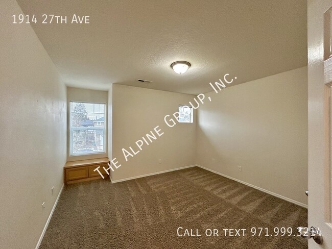 Building Photo - Townhome in Forest Grove