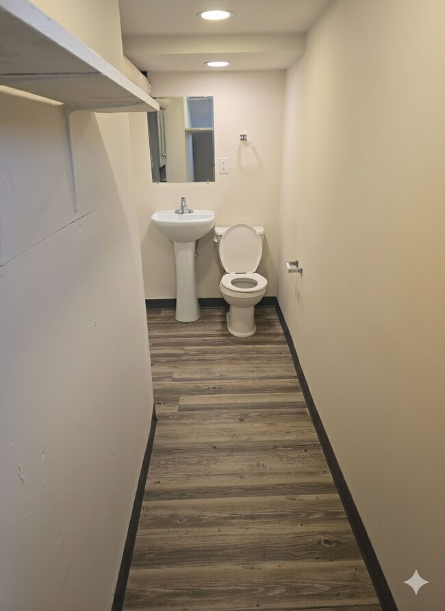 Building Photo - 1 Bed - 1 Bath - Walk to Ball State!