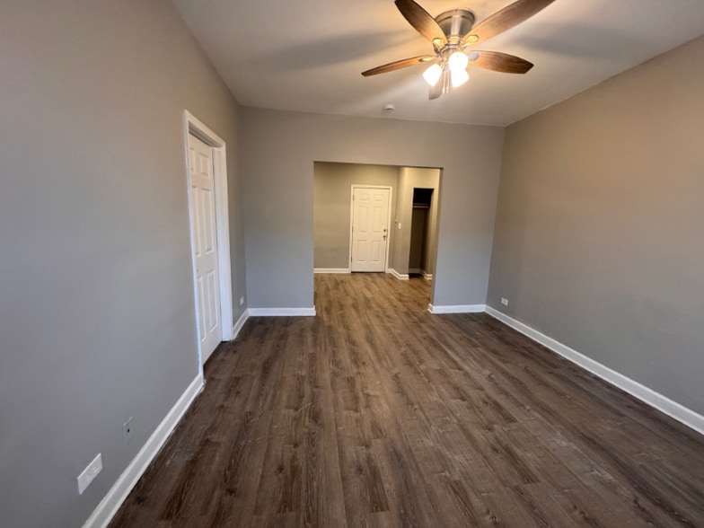 Building Photo - 5645-5657 W Washington Blvd