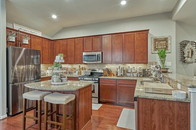 Building Photo - 204 Forest Peak Way