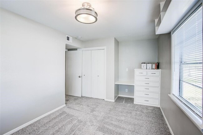 Building Photo - 4137 Woodfin St