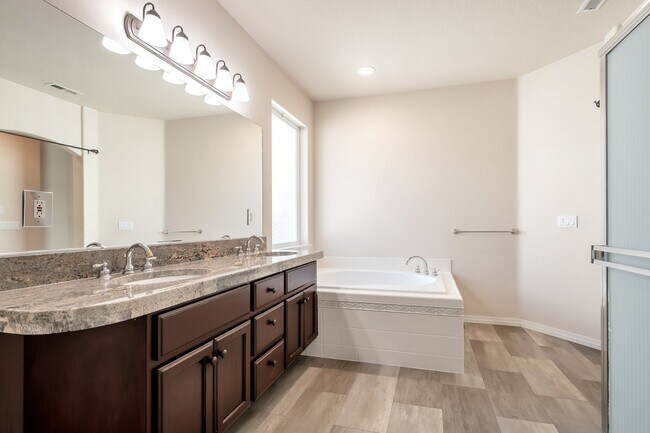 Building Photo - 5392 NW Crady Ln