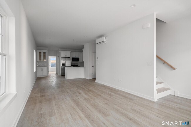 Building Photo - 29 Village Rd