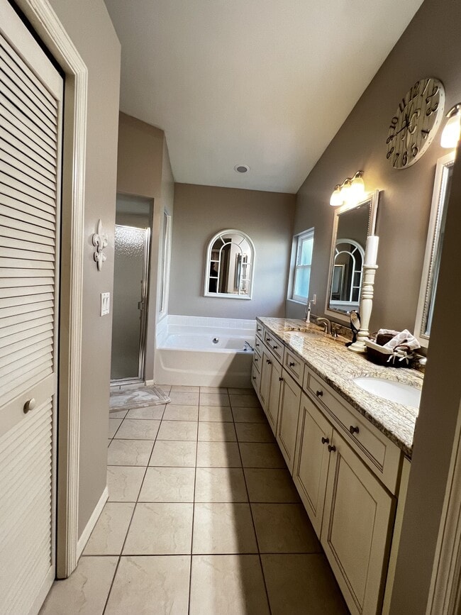 Building Photo - 9421 Old Hickory Cir