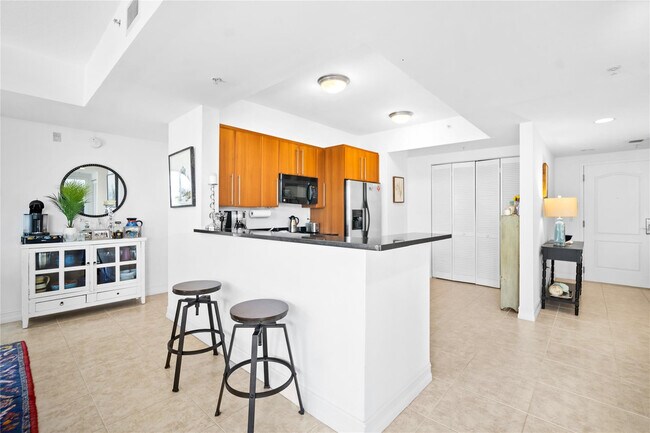 Building Photo - 101 SE 20th Ave