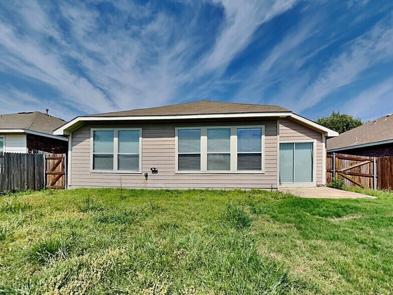 Building Photo - 645 Chalk Knoll Rd