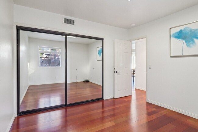 Building Photo - La Jolla Home with Ocean Views! Solar and AC