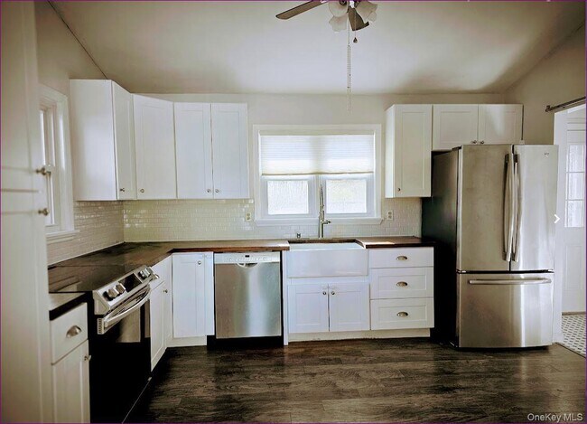 Building Photo - 20 Princeton St