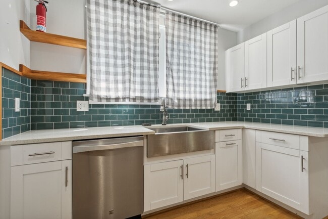 Building Photo - 1734 Hancock Ave