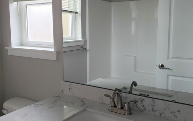 Building Photo - 2805-2807 Undine Street