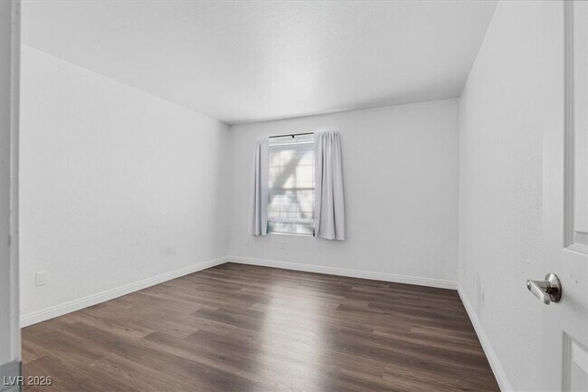 Building Photo - 2606 S Durango Dr