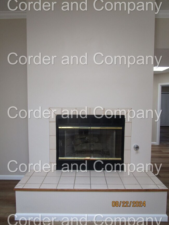 Building Photo - Cute 2 Bedroom, 2 Bathroom, 2 Car Garage and 1,562 Sq. Ft. home in 55+ Community in Rio Rancho.